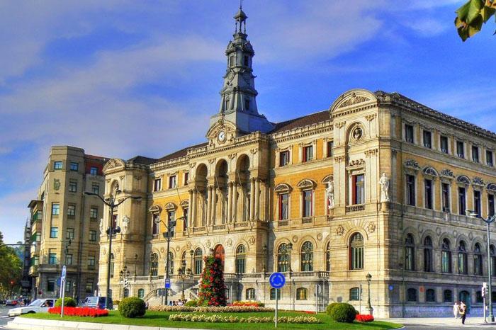 El Ayuntamiento de Bilbao licita su primer expediente electrónico.